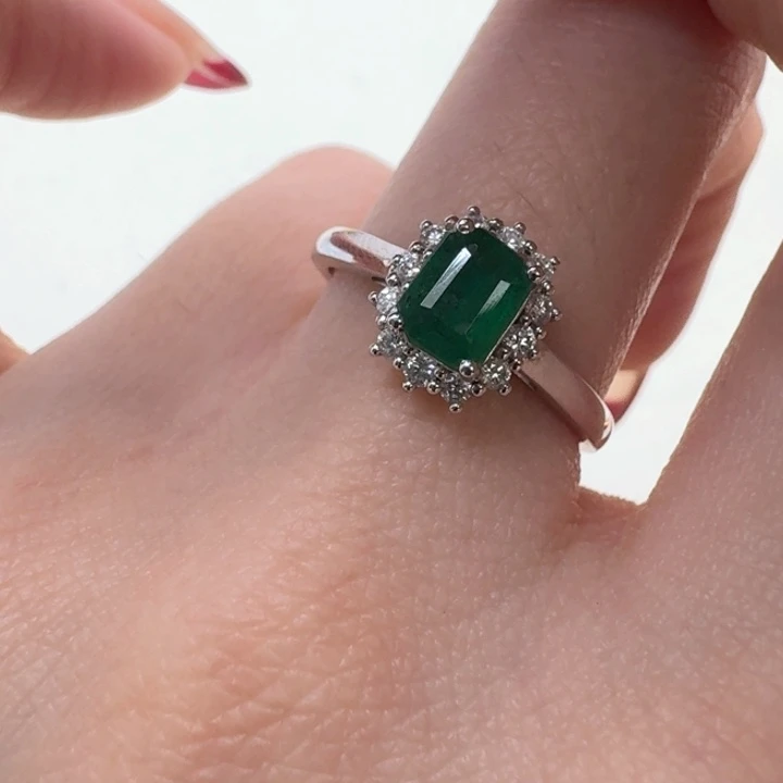 祖母绿戒指未镶嵌