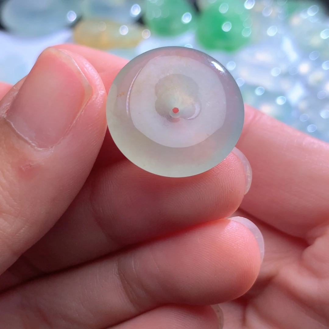 翡翠未镶嵌颈饰缅甸