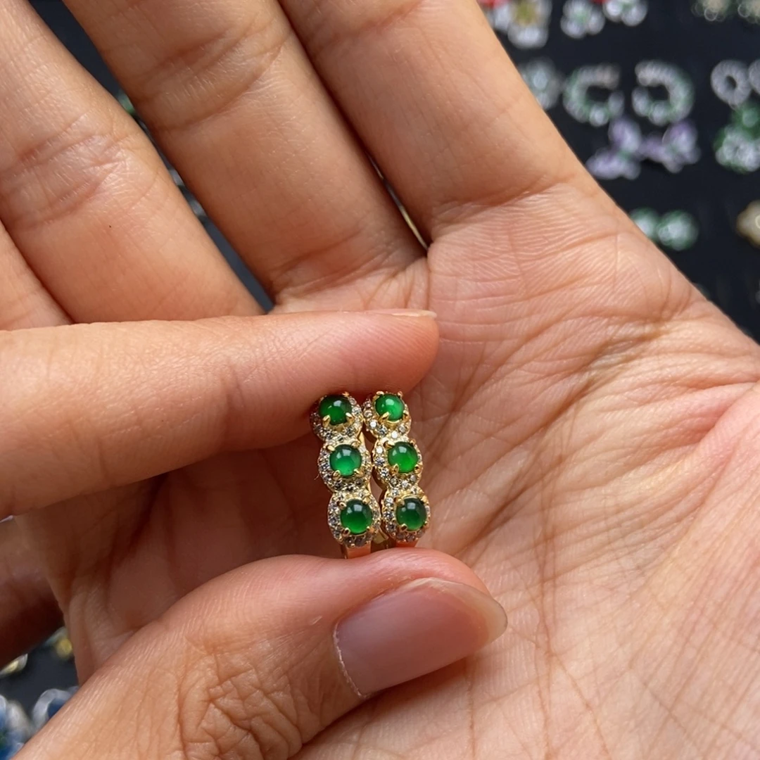 郭***律翡翠银S925镶嵌耳饰