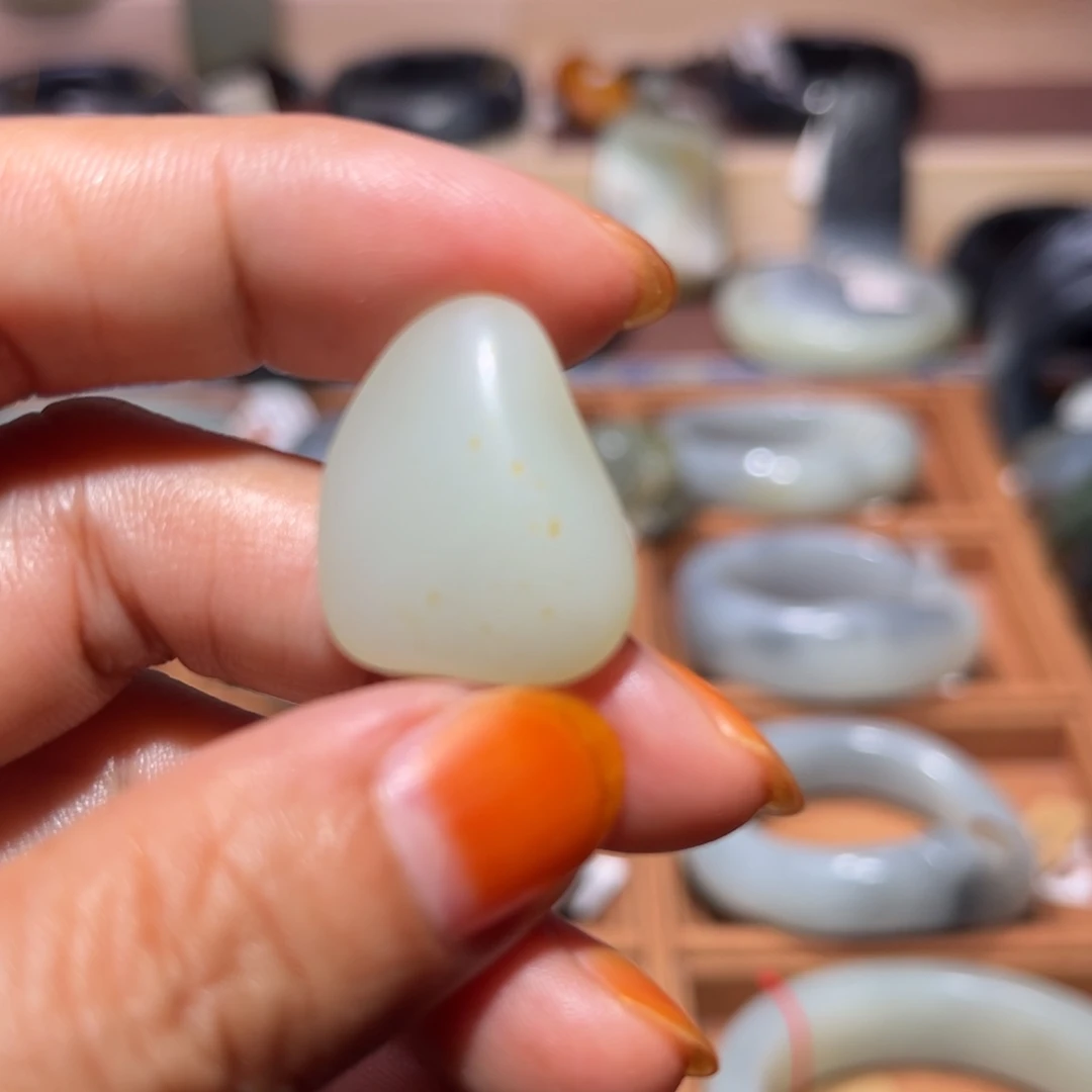 和田玉（子料）未镶嵌挂件原籽