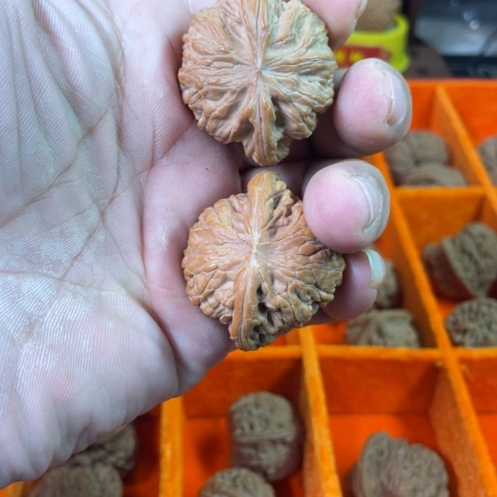 文玩核桃吊坠全品无修磨盘