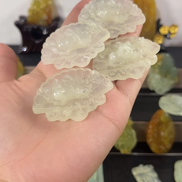 蛇纹石玉未镶嵌吊坠(赠链)