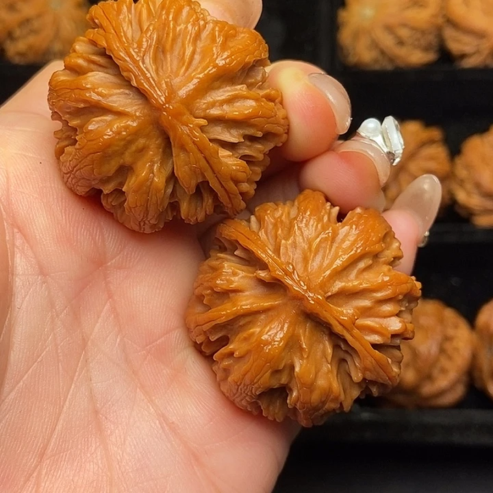 文玩核桃把件秦岭野生核桃