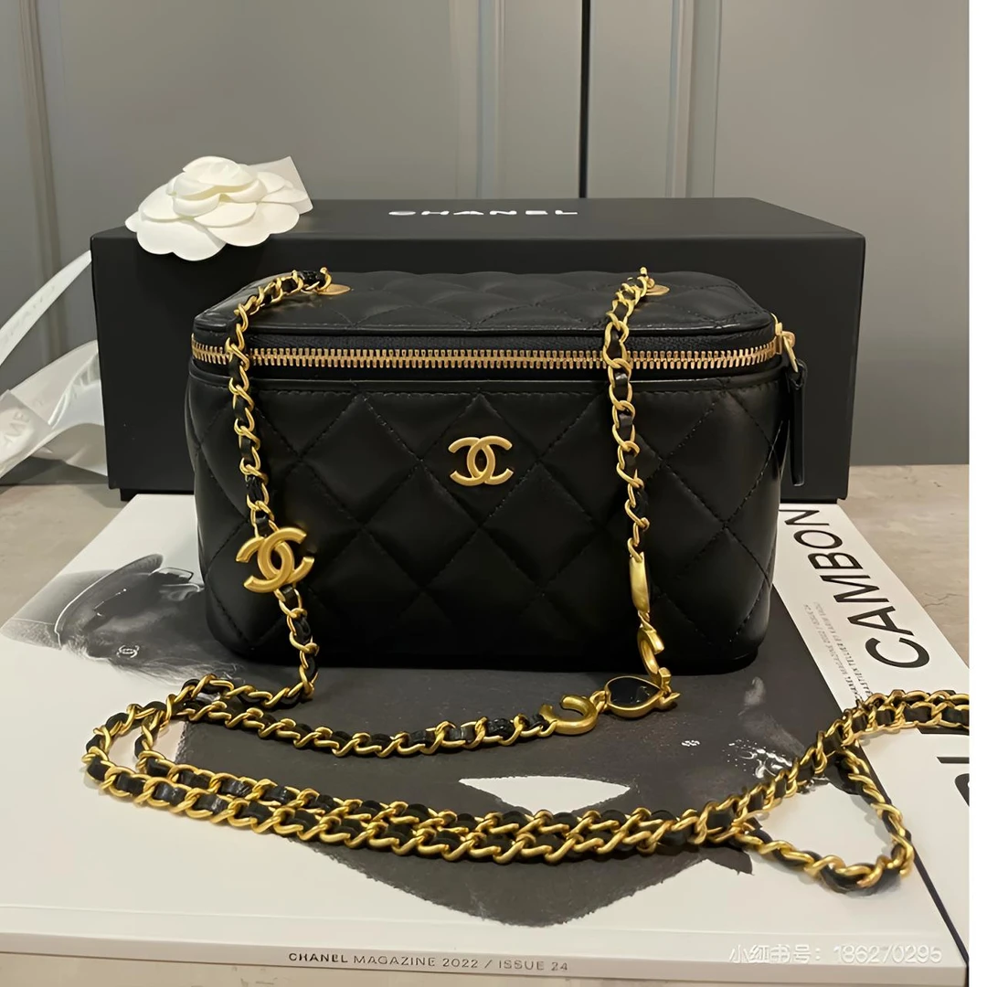 99新 Chanel/香奈儿 【杨贵妃专属】芯片/黑金限定爱心化妆盒子包