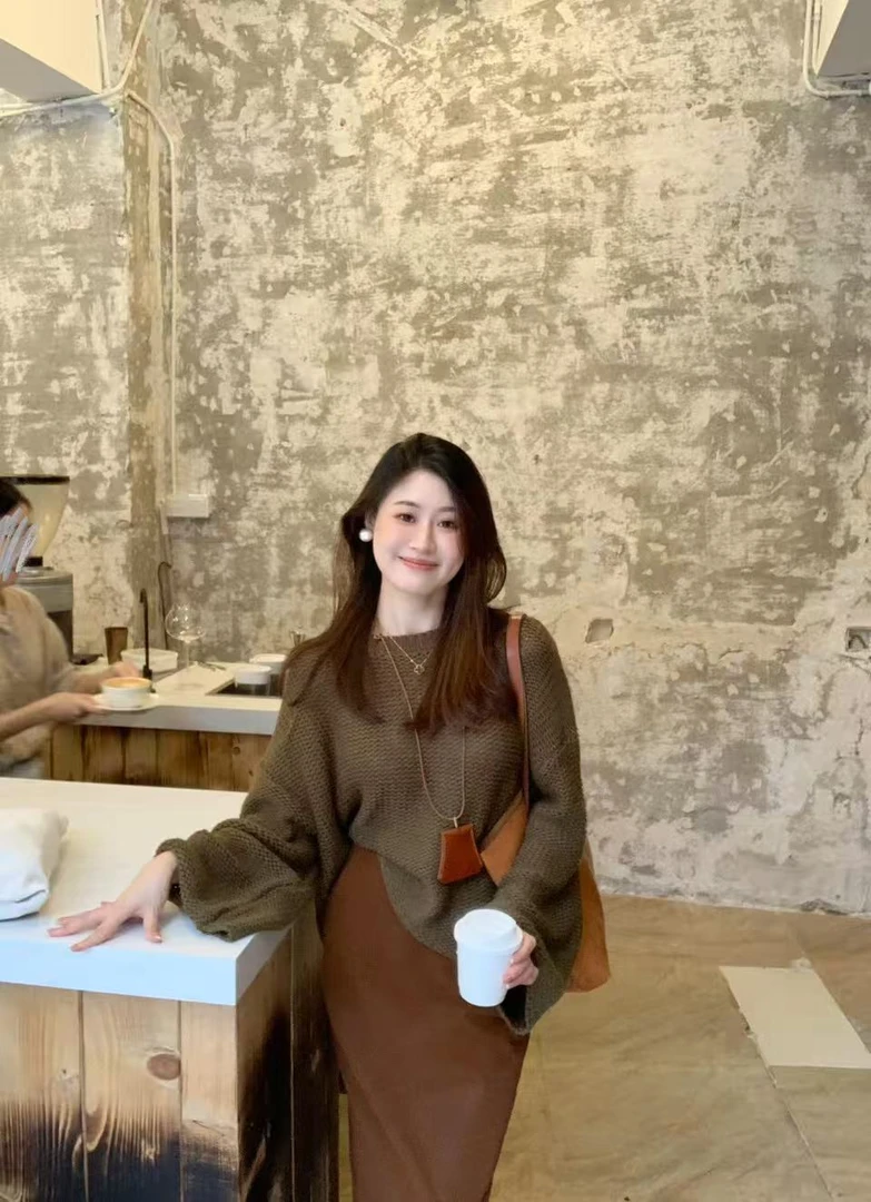 2025秋季新款韩系慵懒风宽松粗线毛衣女松弛感软糯上衣百搭半身裙