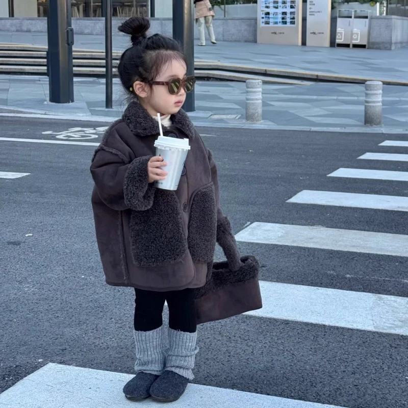 女童保暖皮毛一体大衣2025冬季儿童气质毛绒翻宝宝中长款加厚外套