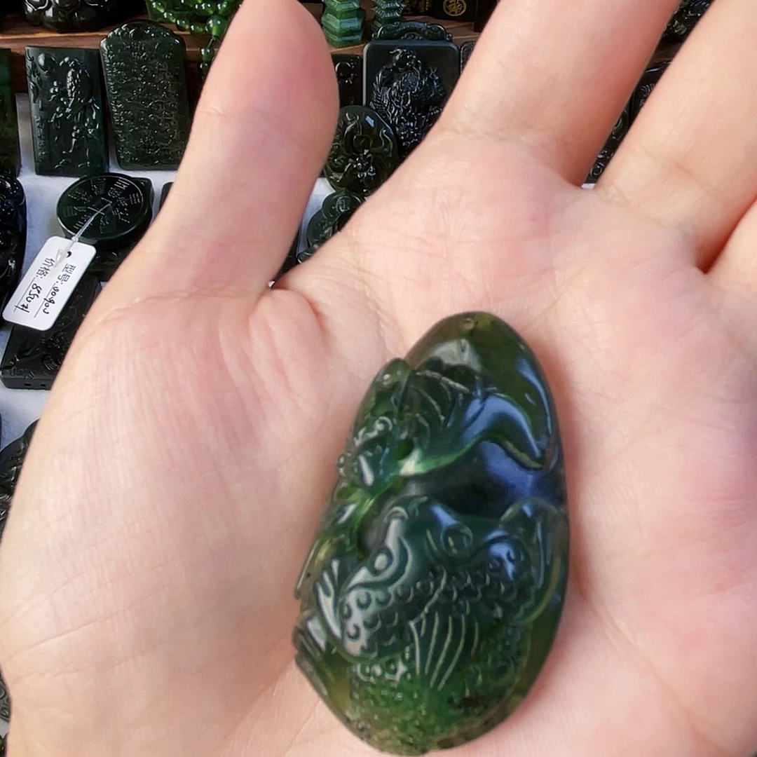 未镶嵌蛇纹石玉颈饰