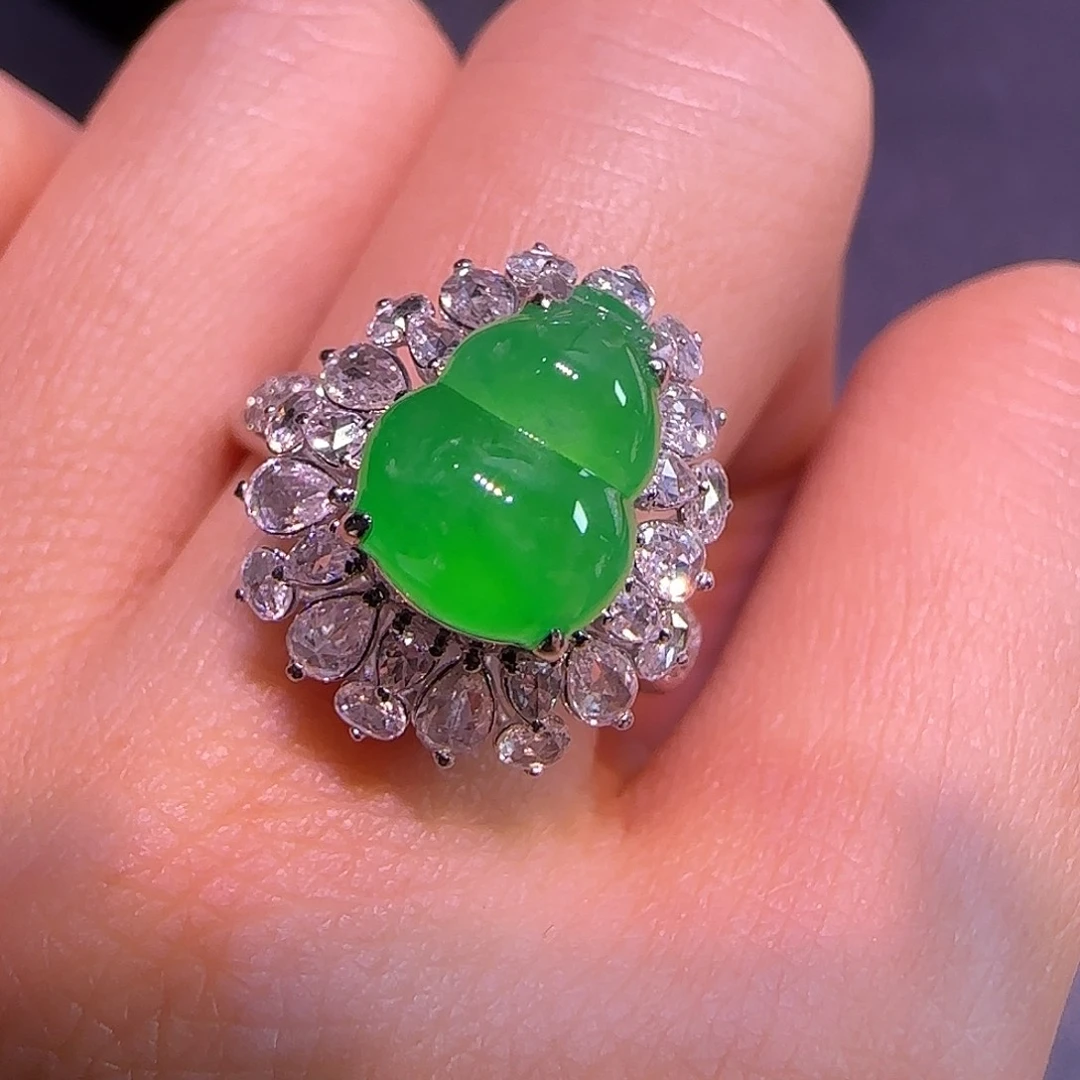 翡翠18K金镶嵌戒指