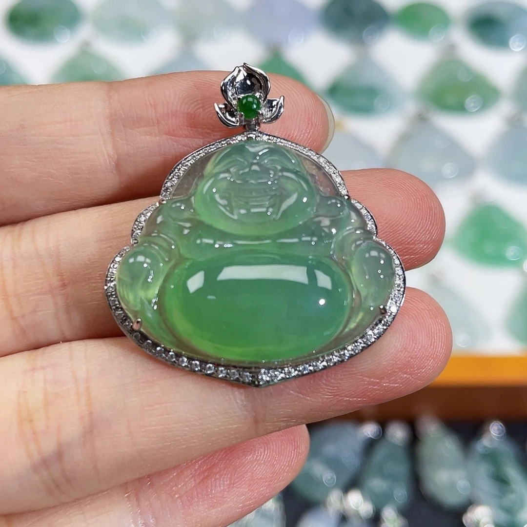 翡翠18K金镶嵌颈饰吊坠