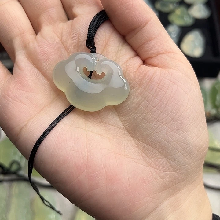 合金岫玉颈饰吊坠