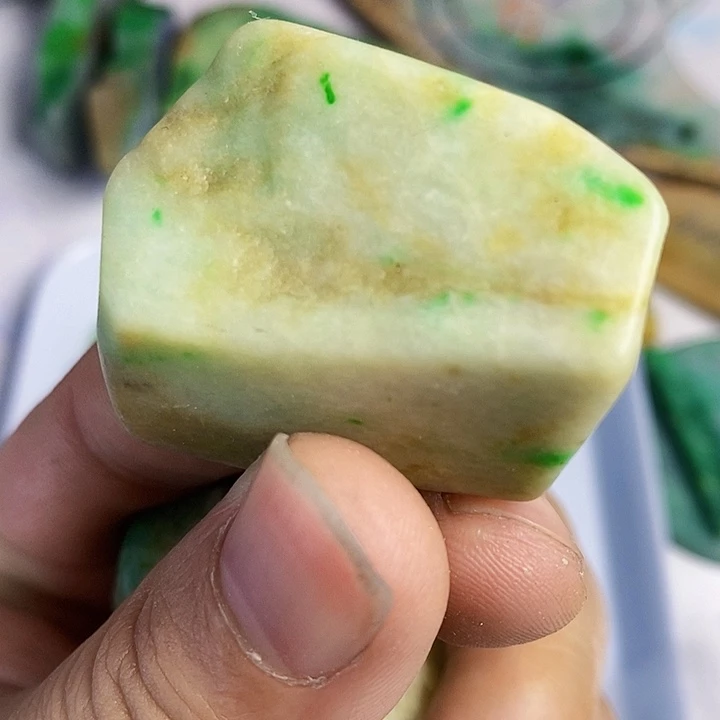 智***肥翡翠散珠天然翡翠A货挂件