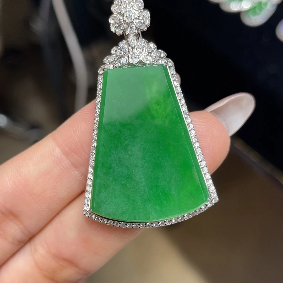 翡翠颈饰18K金镶嵌天然缅甸翡翠a货