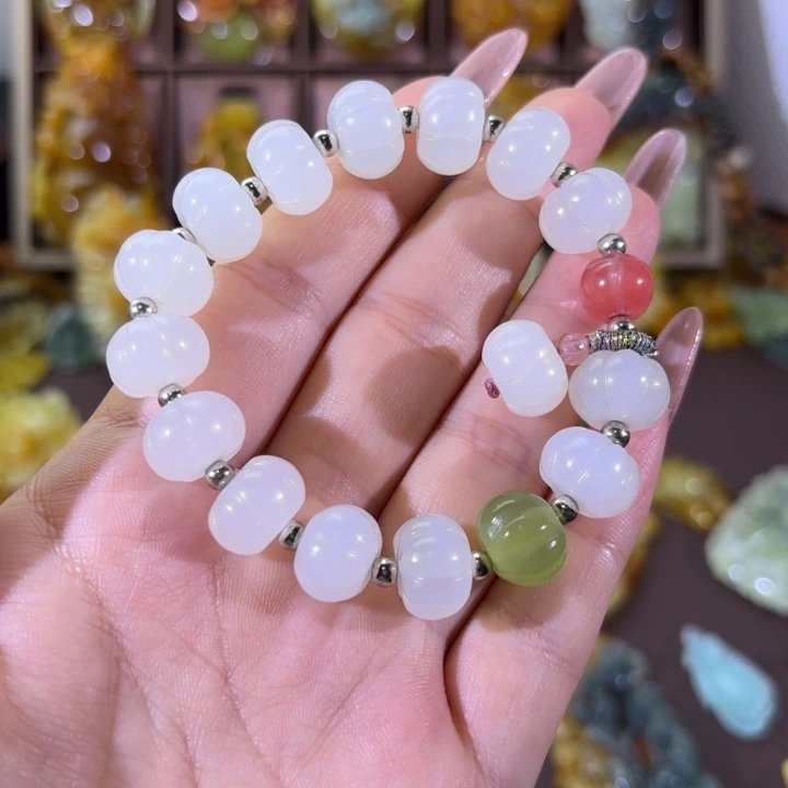 未镶嵌蛇纹石玉颈饰