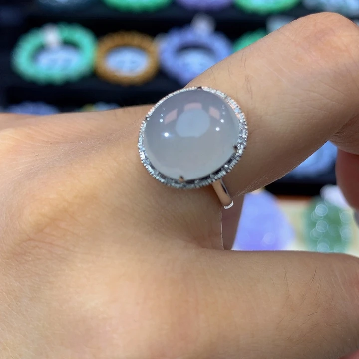 翡翠挂件18K金镶嵌翡翠