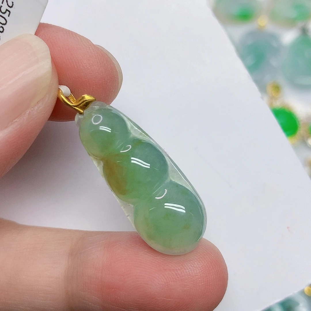 翡翠18K金镶嵌颈饰35789