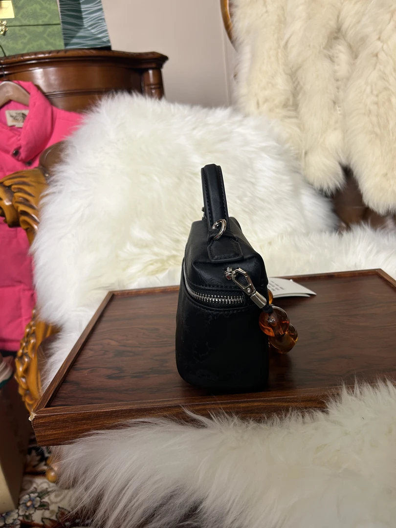 【yoyo礼物】斜挎包手拎包水桶包托特包包水桶形女士耐磨休闲简约