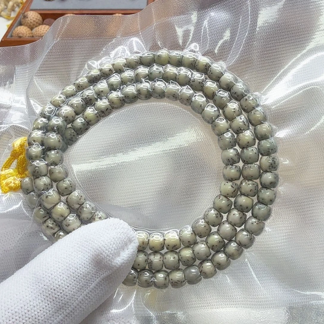 星月菩提手串3尊宠糯冰绿背河豚6左右108