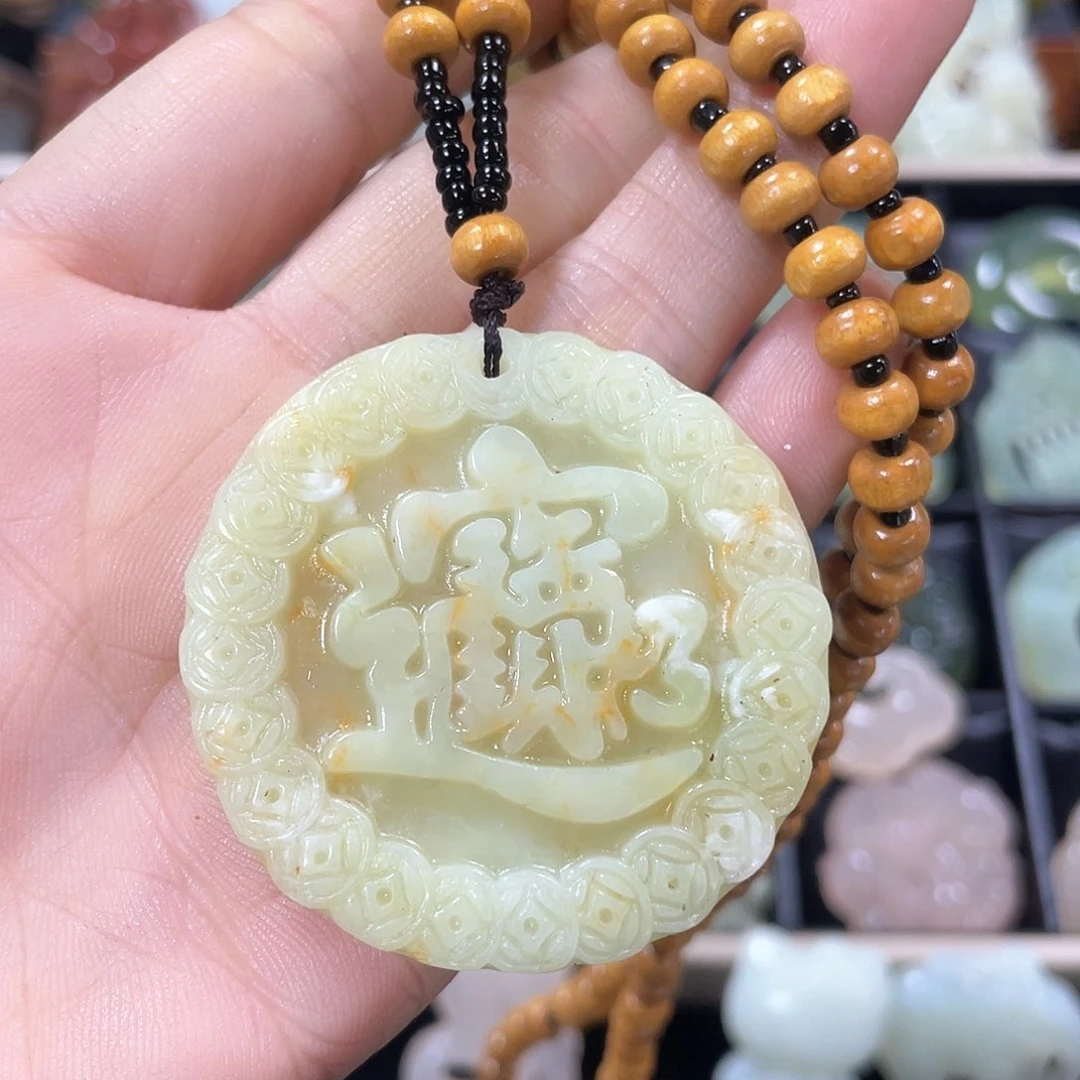 蛇纹石玉颈饰未镶嵌