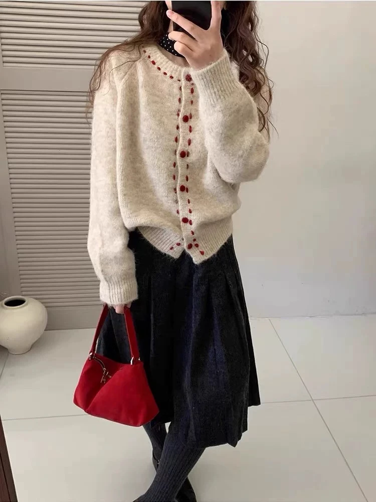 【毛绒感】 手工穿绳丝绒扣燕麦色开衫毛衣外套女 A496