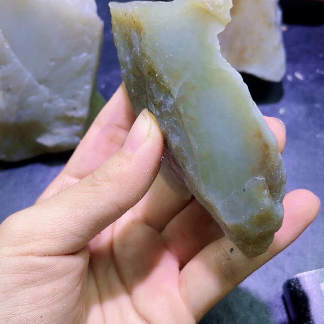 和田玉未镶嵌珠宝半成品