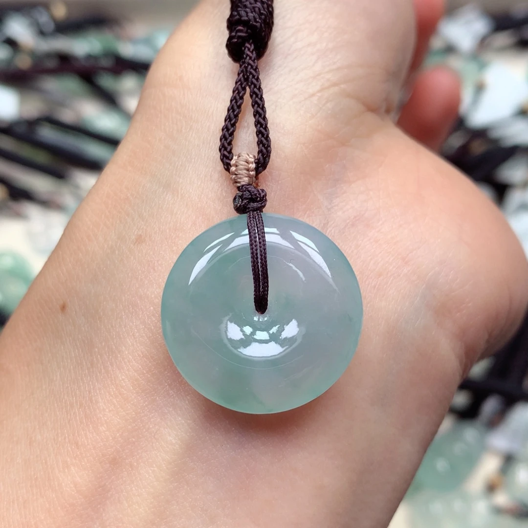 翡翠未镶嵌颈饰平安扣