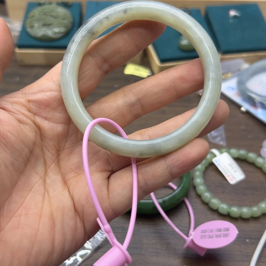 和田玉未镶嵌手镯61.4圈围727