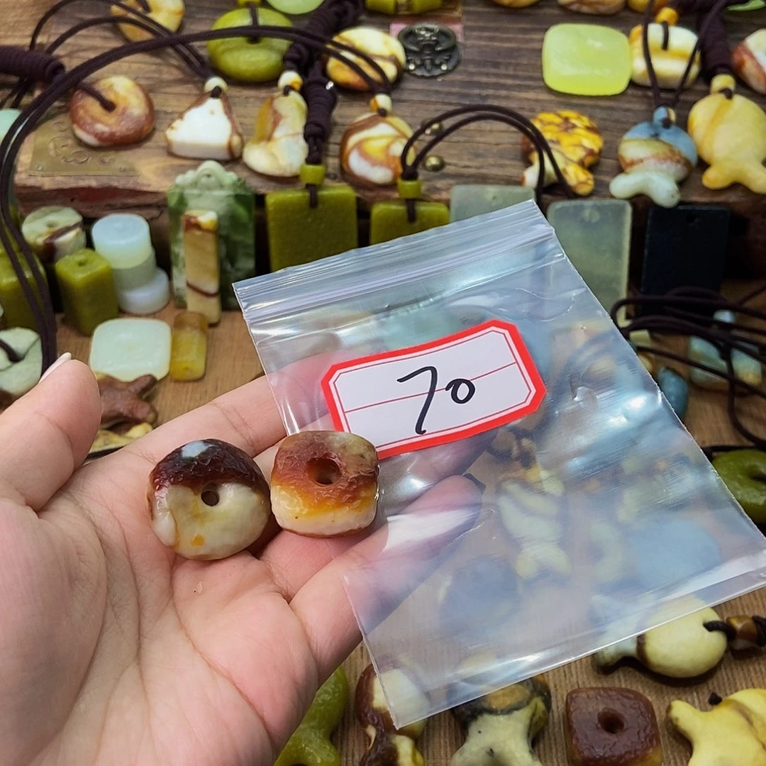 未镶嵌蛇纹石玉挂件旋****子