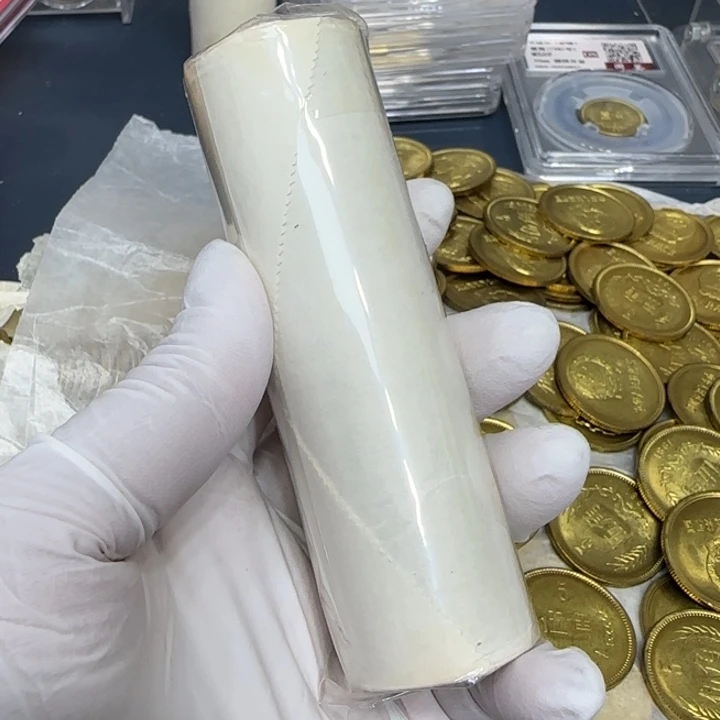 赌****其他普通金属1981长城一元一卷50枚电光纸