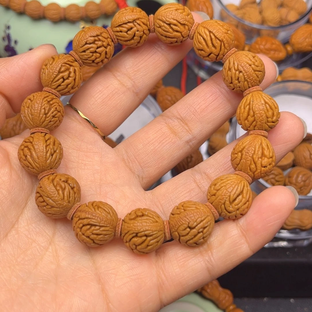 @***谁桃核吊坠龙纹桃核