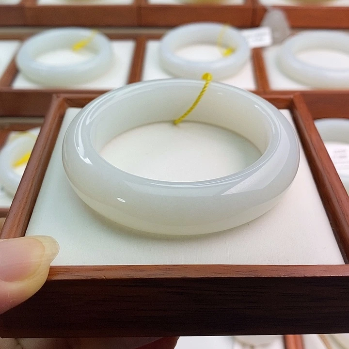 和田玉（白玉）手镯未镶嵌