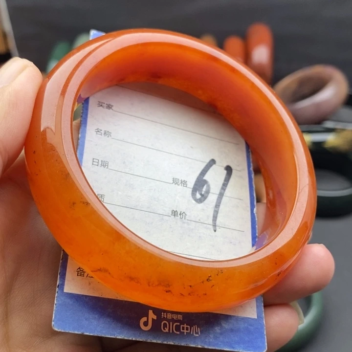 未镶嵌手镯石英质玉