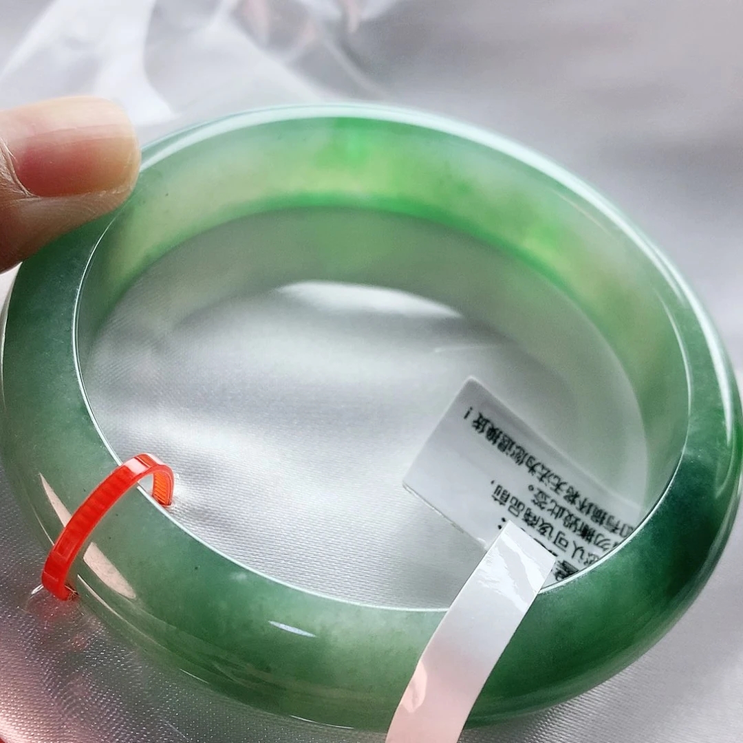 翡翠手镯未镶嵌58圈