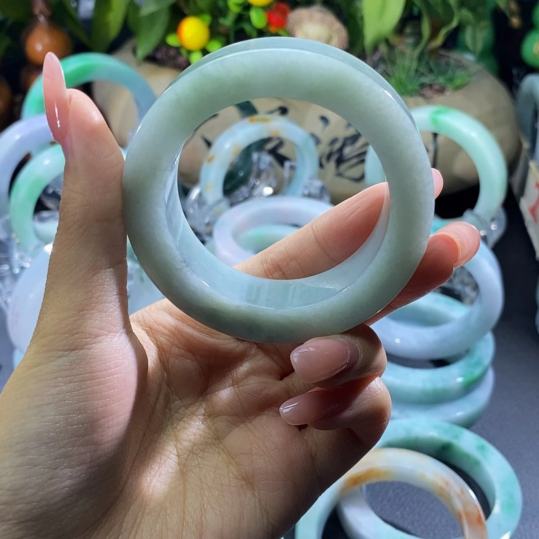 未镶嵌手镯定制翡翠可*豆