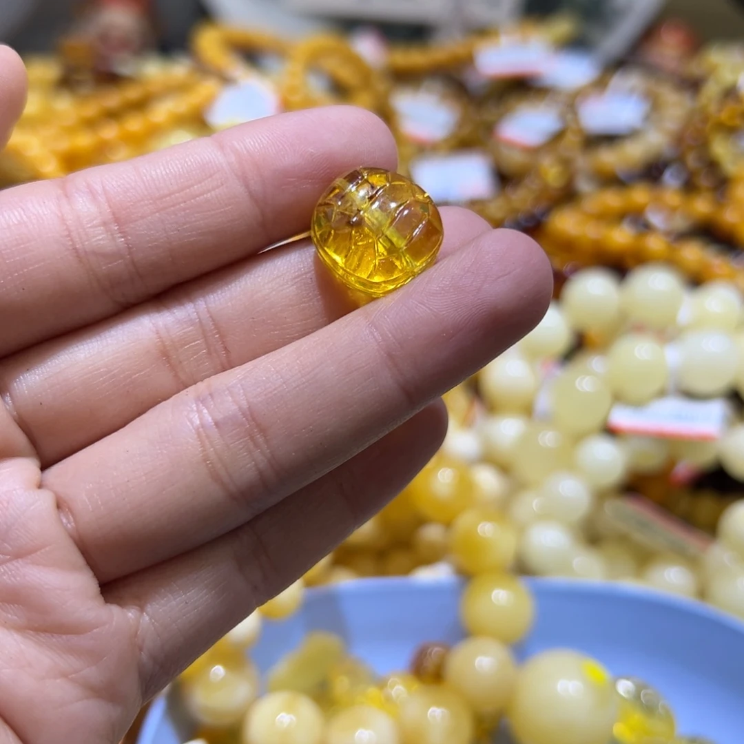 琥珀珠宝奇石未镶嵌
