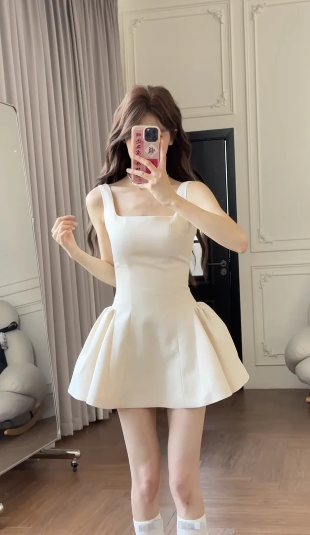 小小仟 植绒波点后背绑带收腰蓬蓬连衣裙