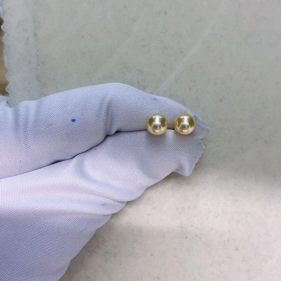 18K金镶嵌耳钉6-7海水珍珠
