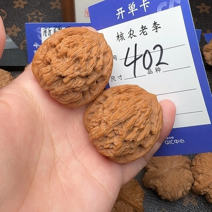 桃核吊坠虎头35尺全品