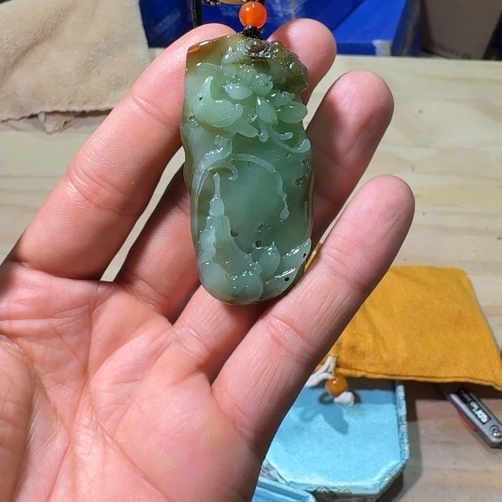 未镶嵌和田玉（糖玉）挂件