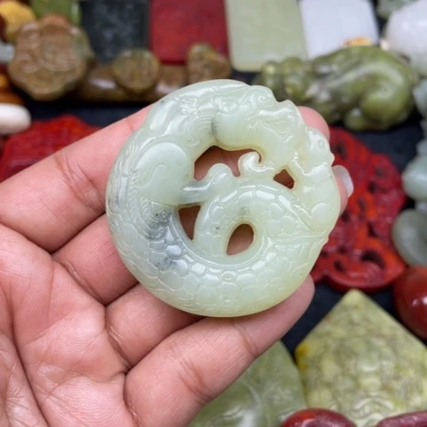 蛇纹石玉颈饰未镶嵌52