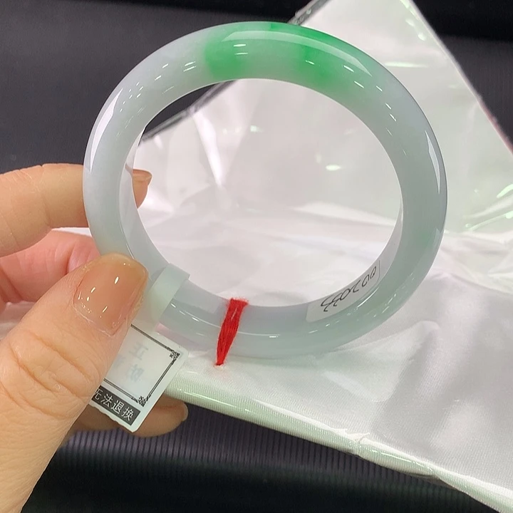 翡翠未镶嵌手镯正圈56