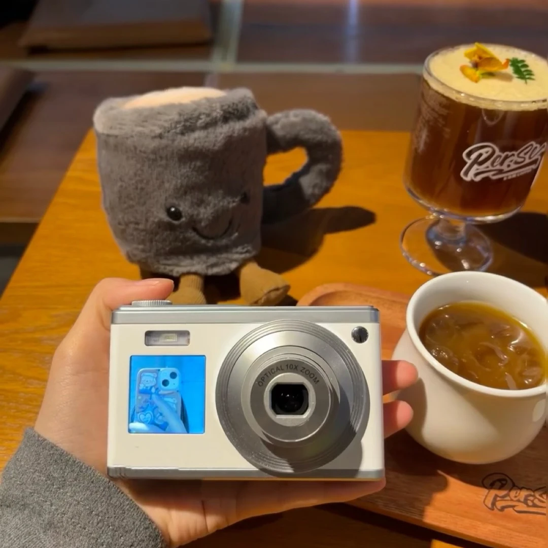 可伸缩镜头高清复古CCD数码相机适合校园旅游VLOG拍摄照相机