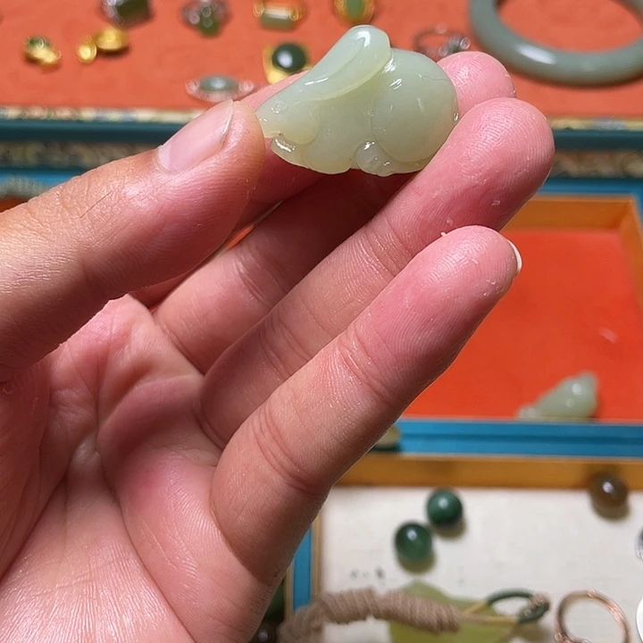 和田玉（糖玉）未镶嵌颈饰