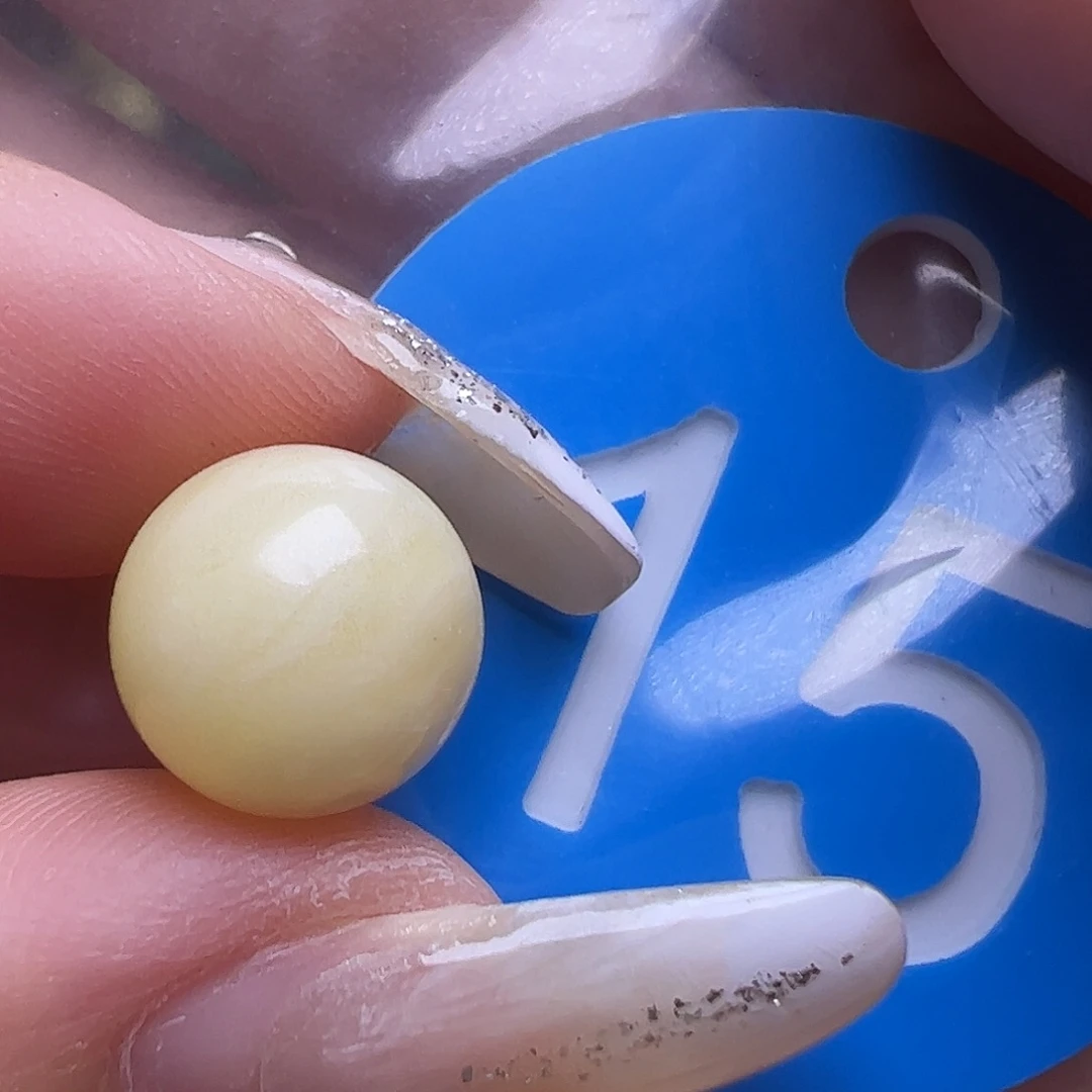 未镶嵌蜜蜡裸石微瑕10mm圆珠