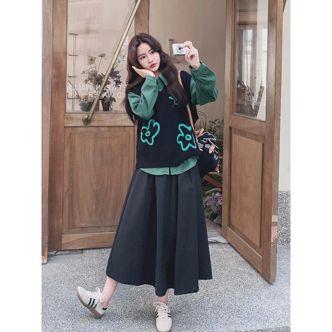 黑色法式松弛感针织马甲套装裙女2025秋新款长袖衬衫半身裙三件套