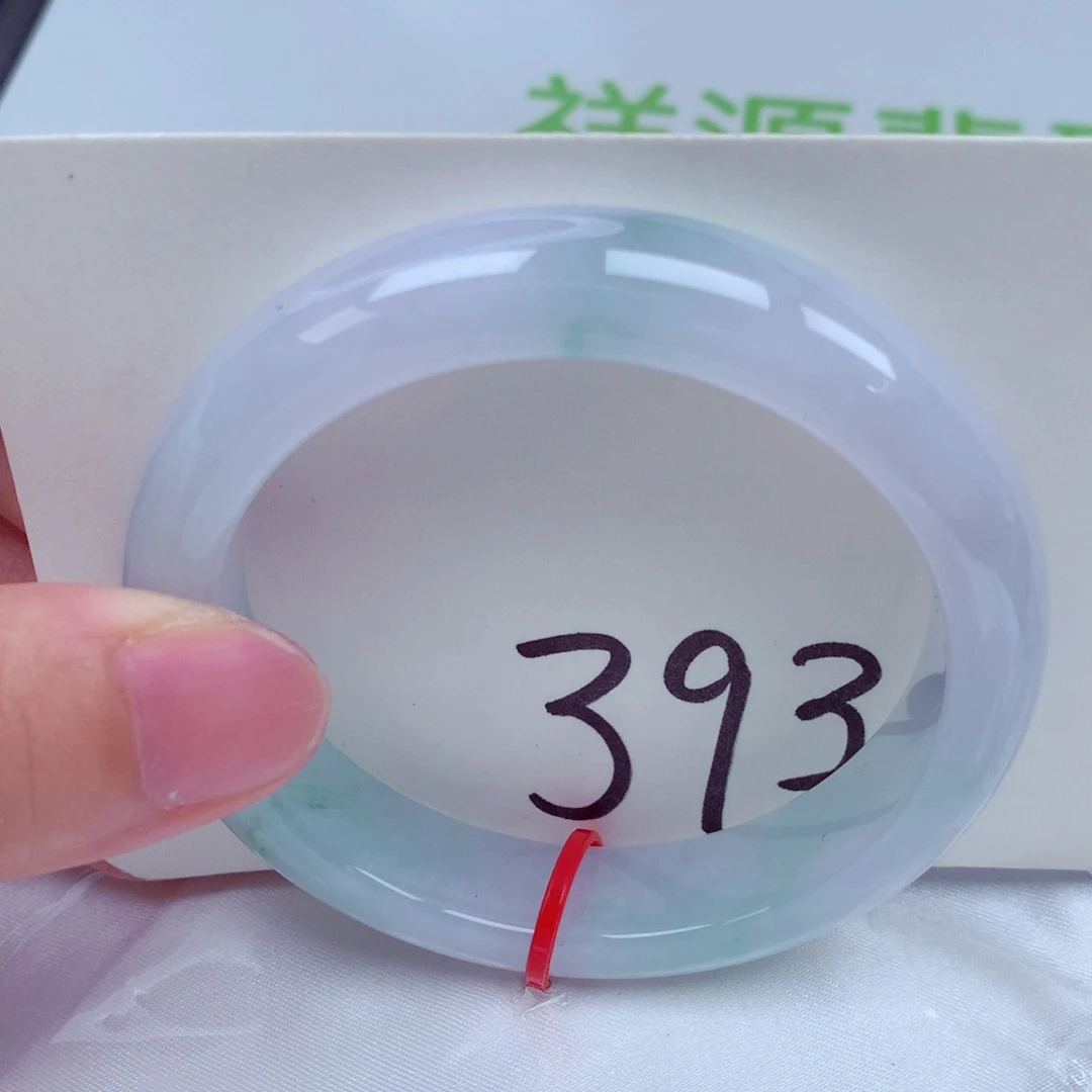 翡翠手镯未镶嵌翡翠
