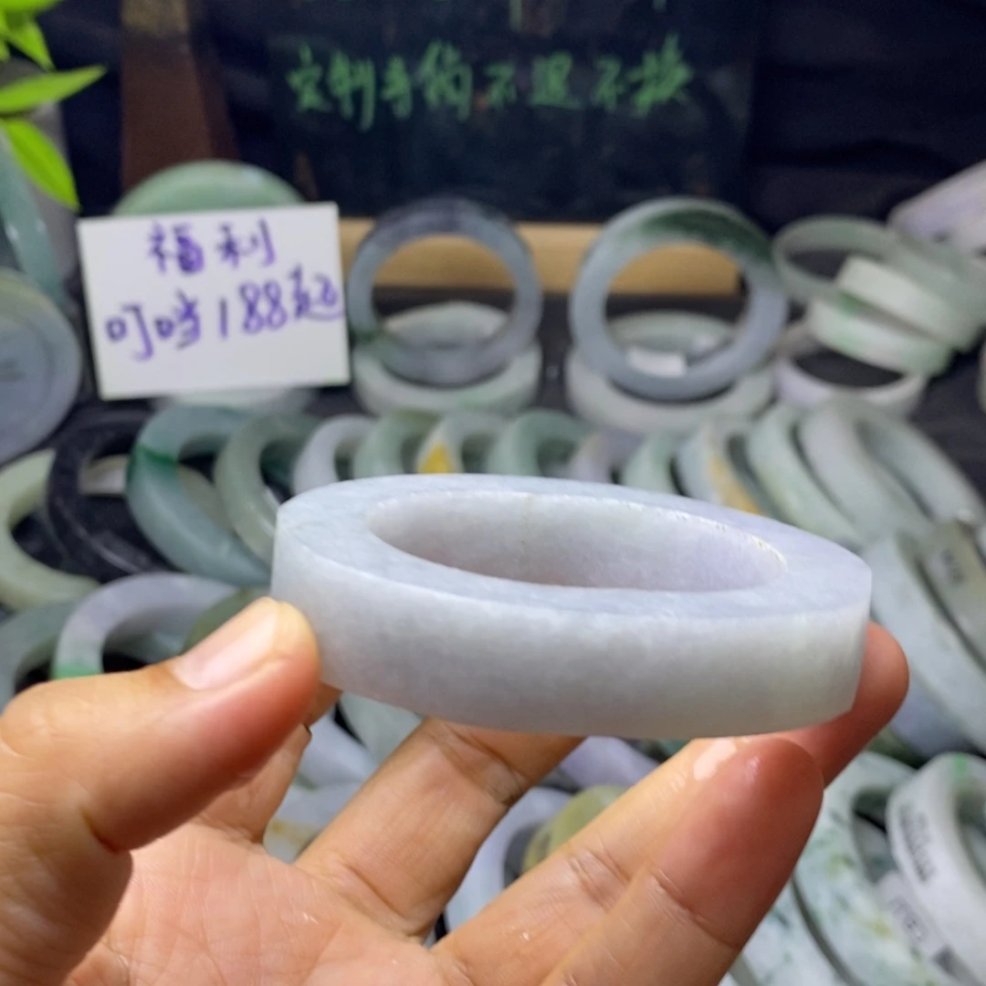 定制翡翠未镶嵌手镯