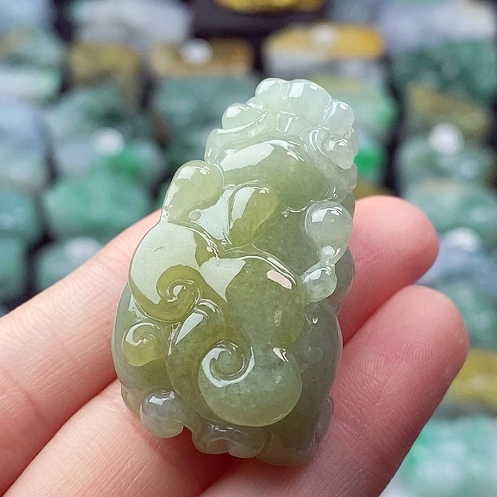 颈饰未镶嵌翡翠天然
