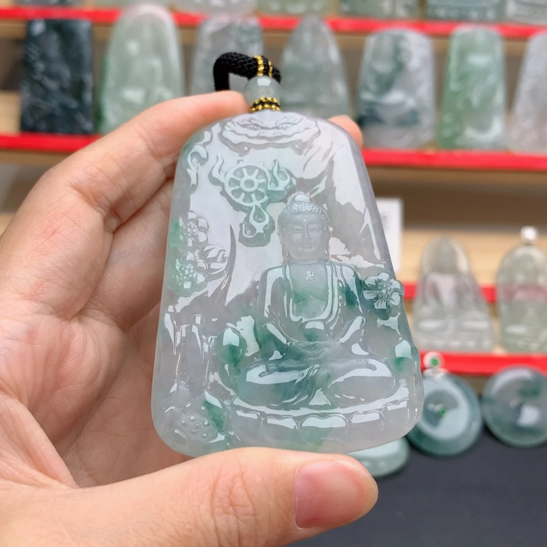 众***羊翡翠未镶嵌颈饰大日