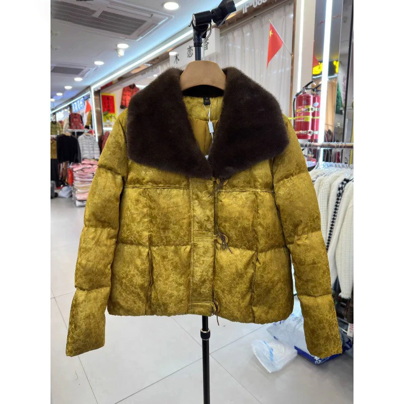 高级感妈妈冬装国风羽绒服2025新款中老年女洋气大毛领白鸭绒外套