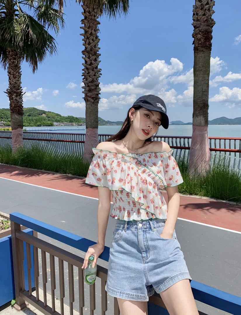 499【1359】设计感荷叶边上衣